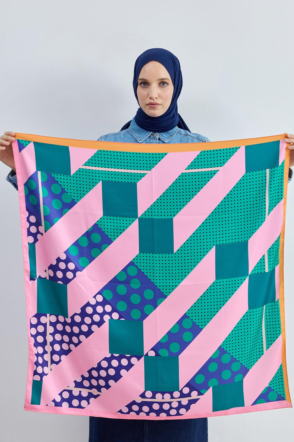 Desenli Twill İpek Eşarp Wish