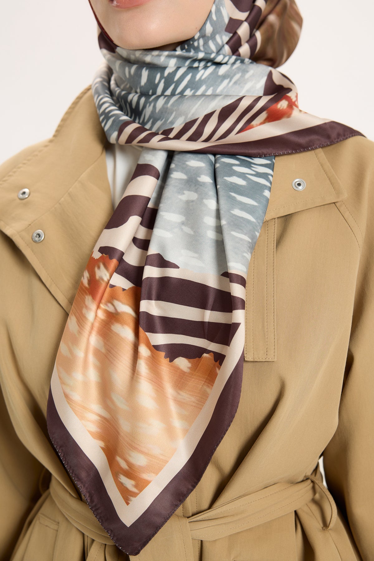 Desenli Twill Eşarp Animal Amber