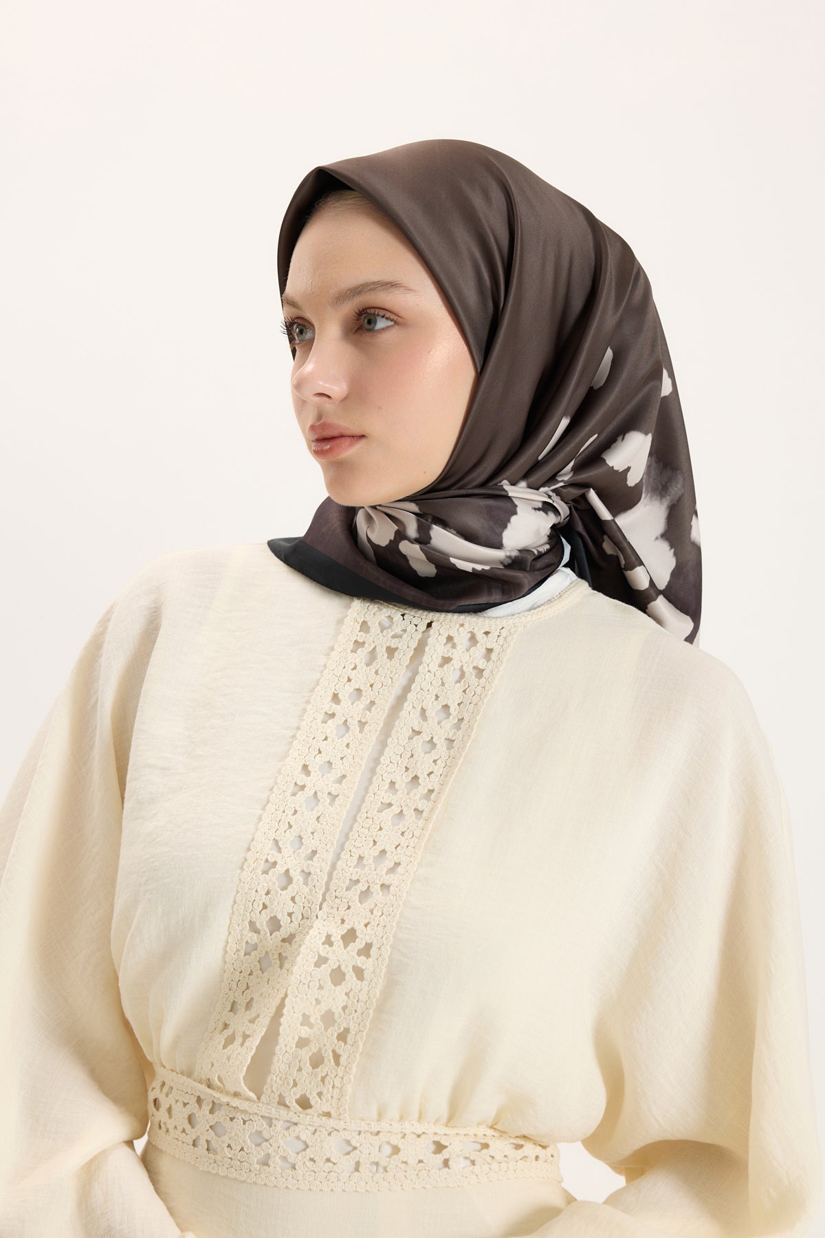 Desenli Twill Eşarp Bambi Kahve