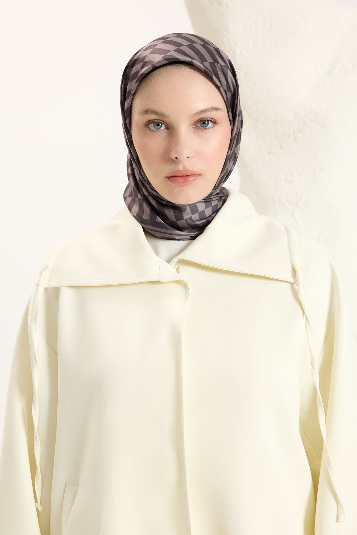 Desenli Twill Eşarp Dama Füme