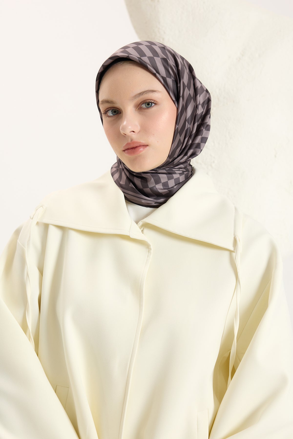 Desenli Twill Eşarp Dama Füme