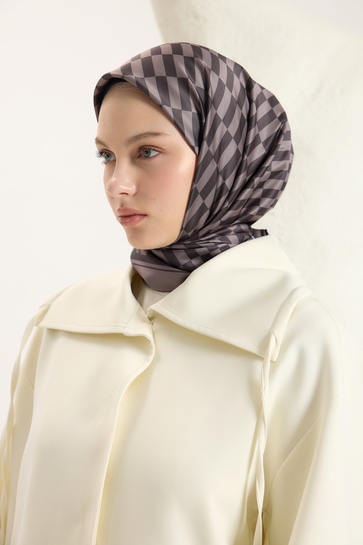 Desenli Twill Eşarp Dama Füme