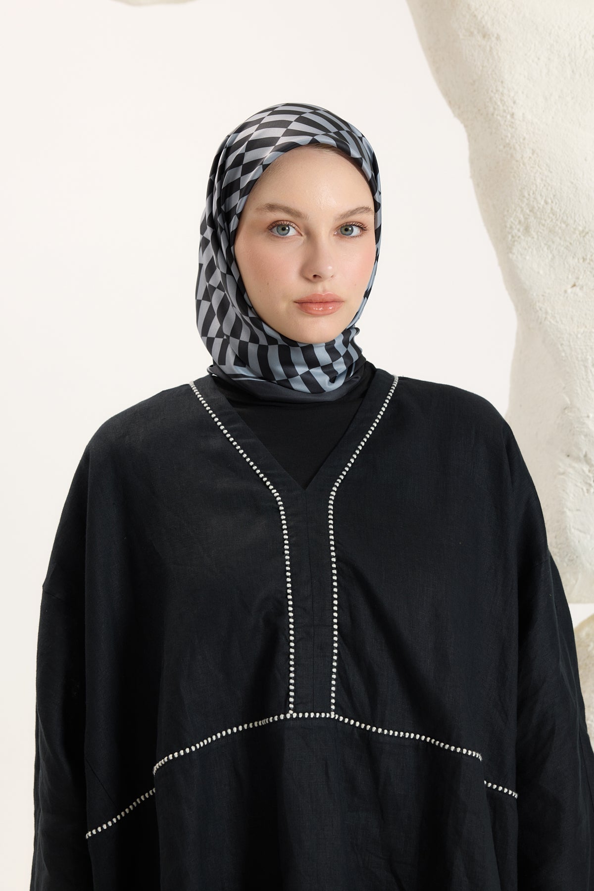 Desenli Twill Eşarp Dama Siyah