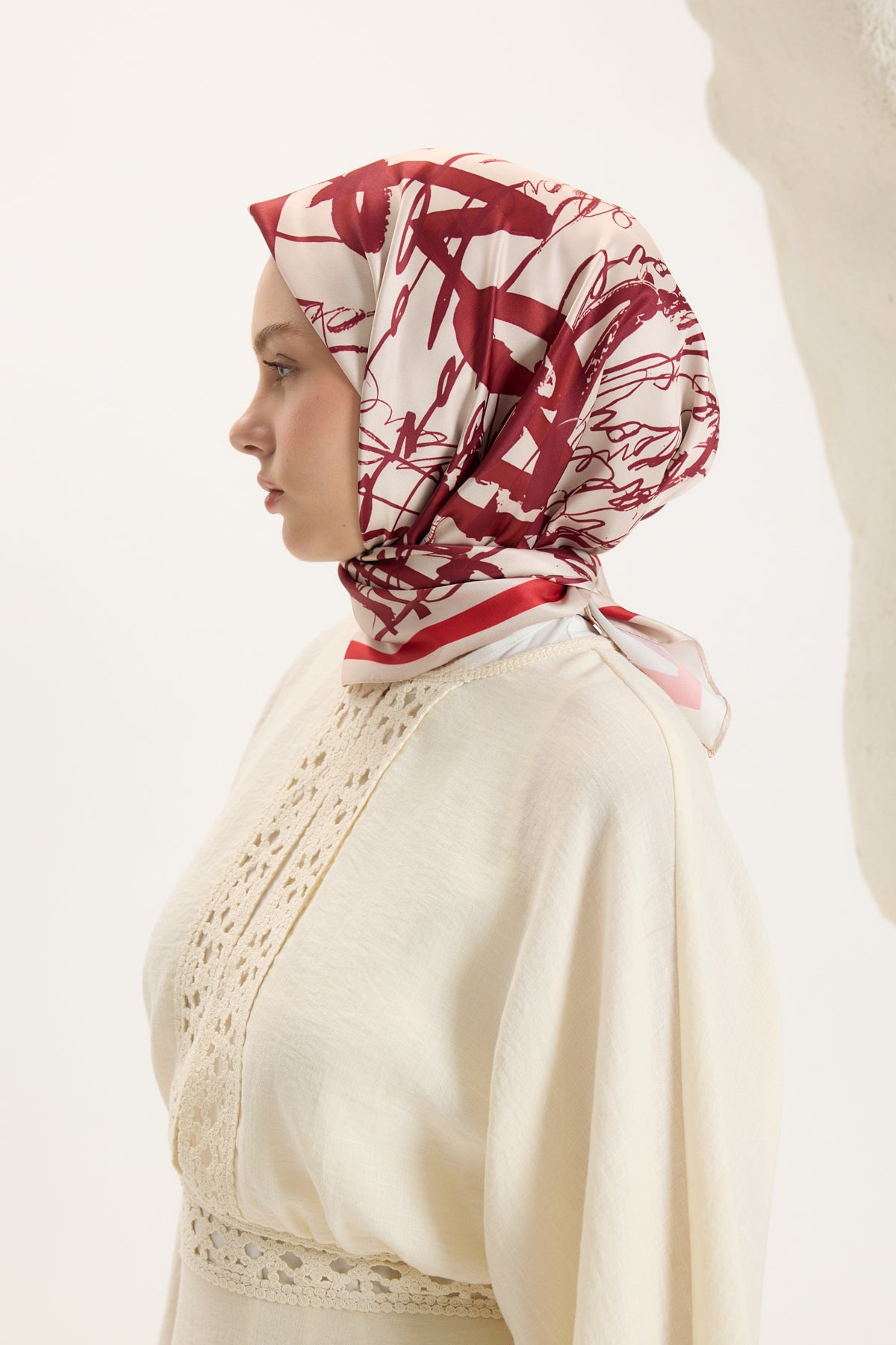 Desenli Twill Eşarp Love Bordo