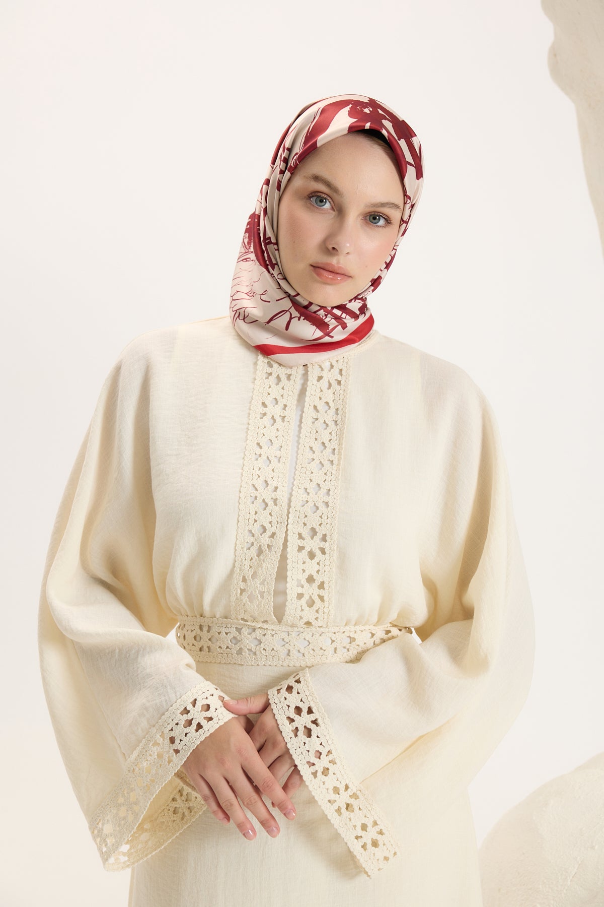 Desenli Twill Eşarp Love Bordo