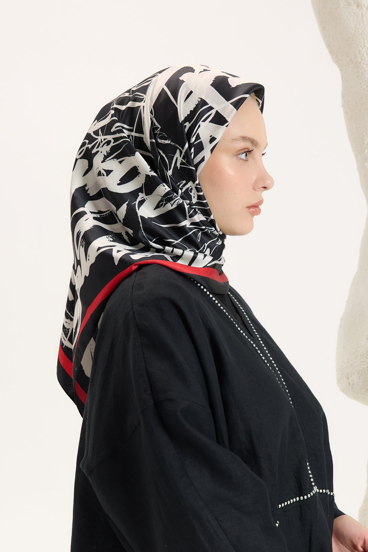 Desenli Twill Eşarp Love Siyah