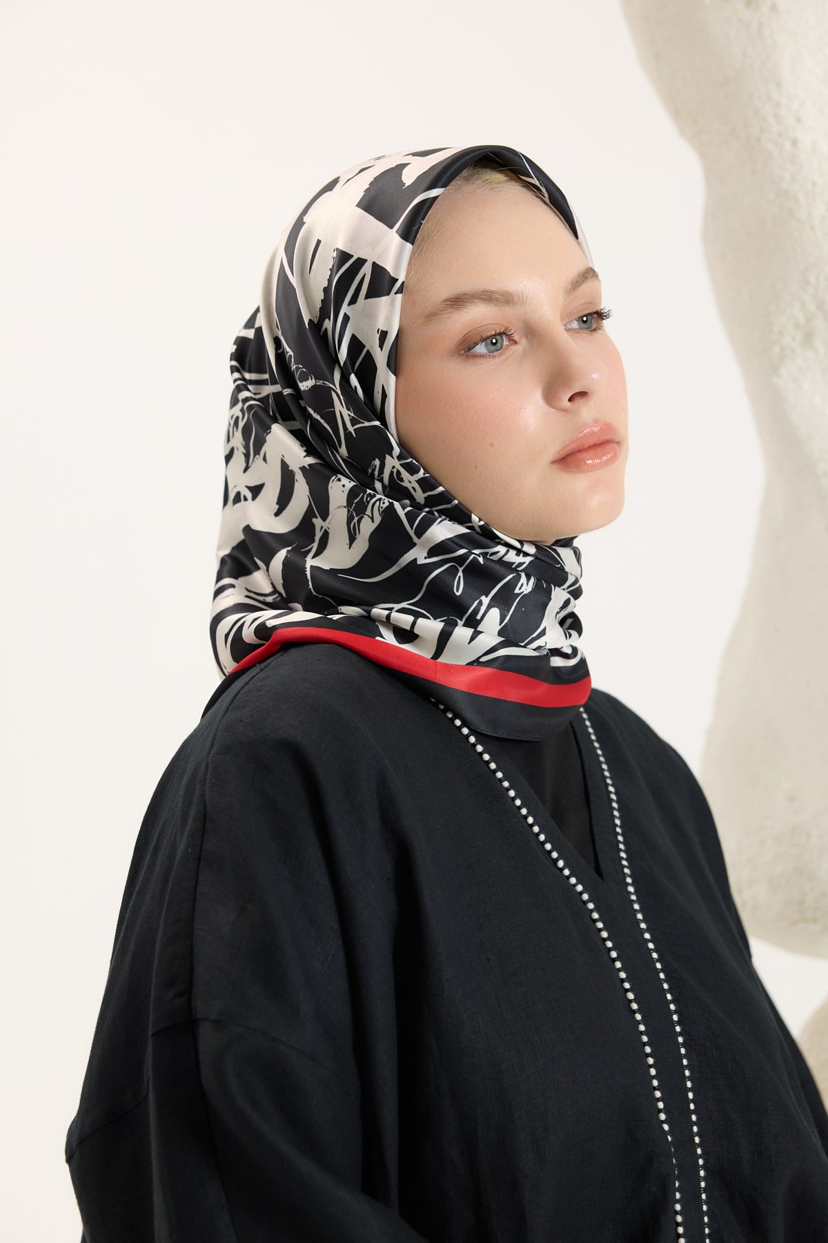 Desenli Twill Eşarp Love Siyah