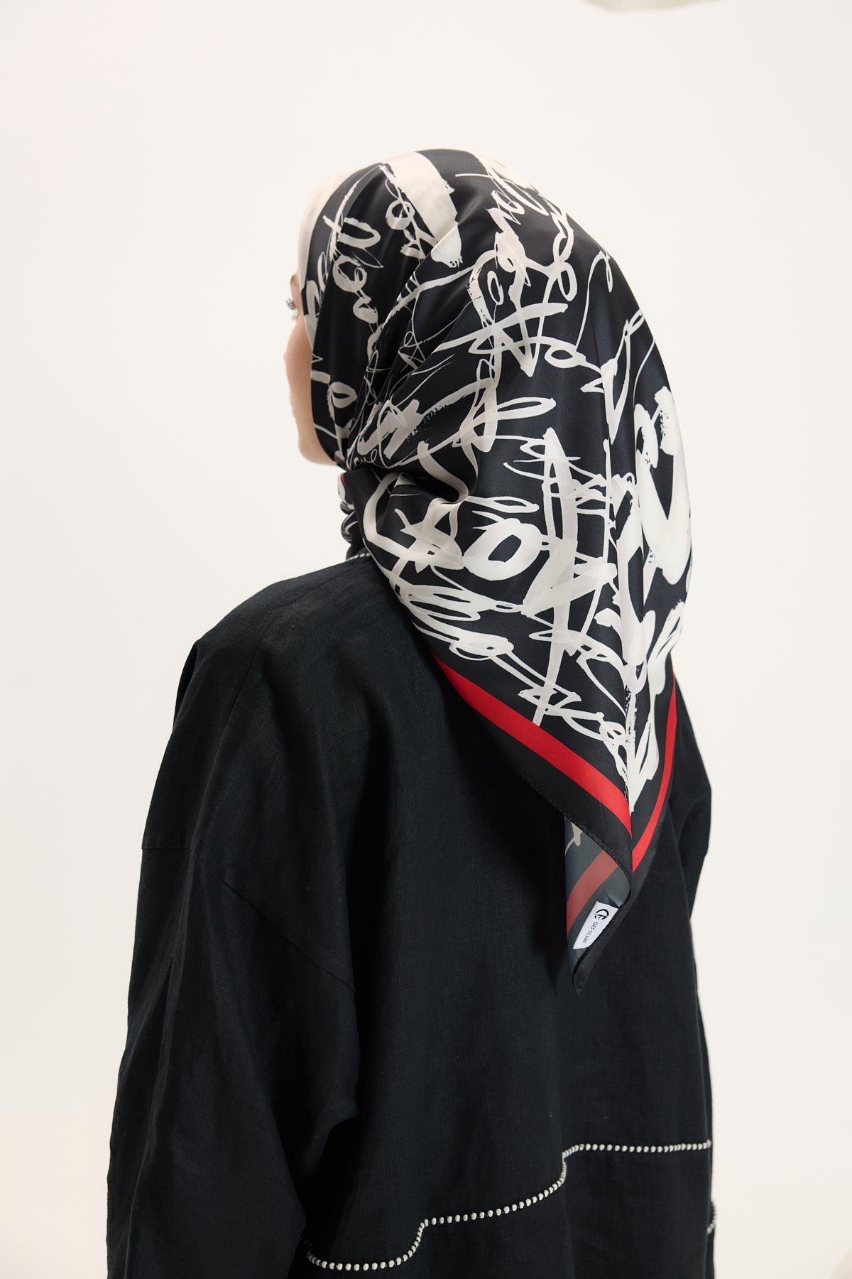Desenli Twill Eşarp Love Siyah