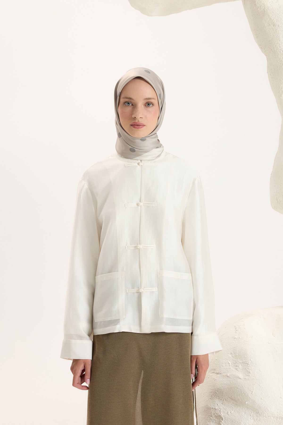 Desenli Twill Eşarp Puantiye Vizon