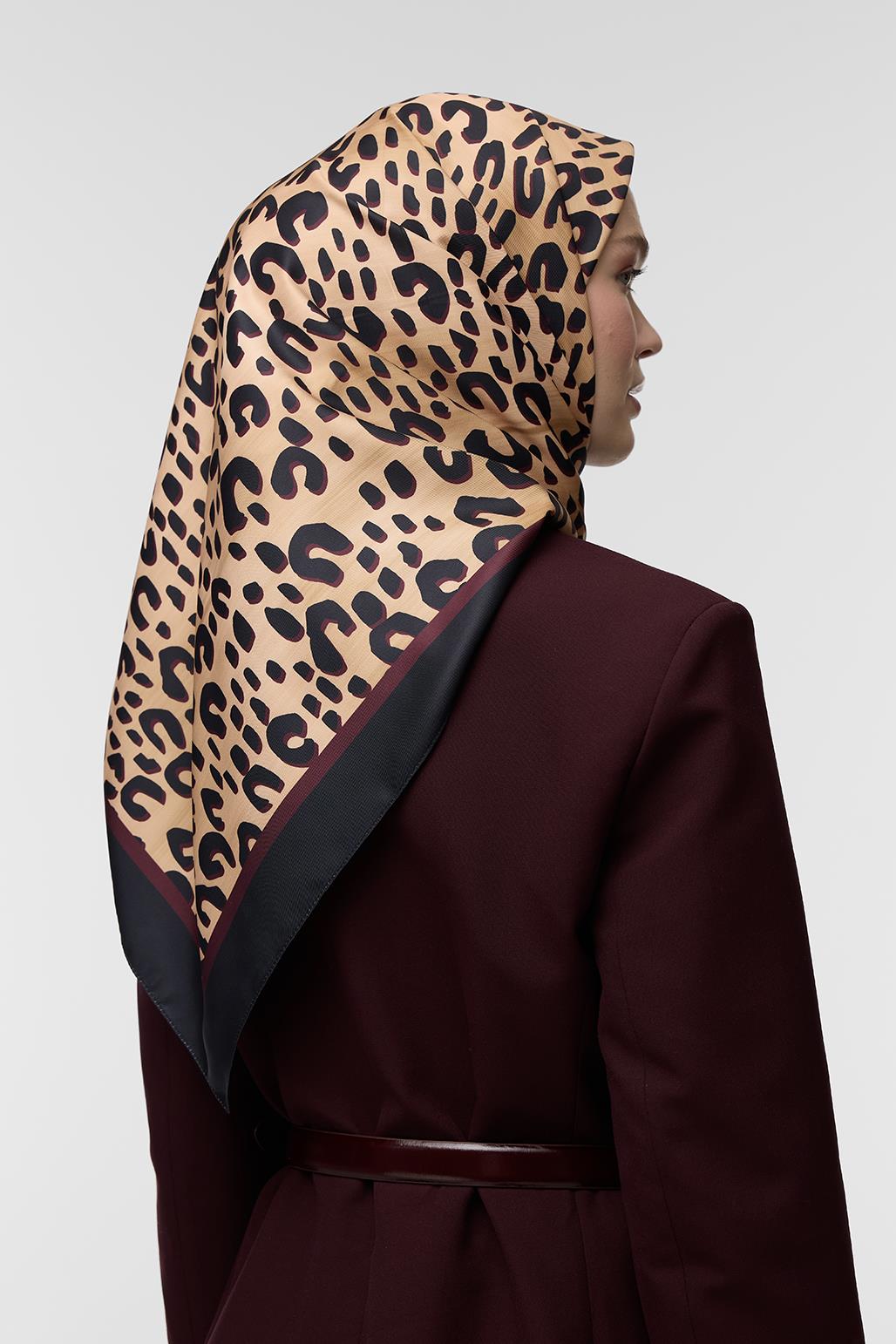 Desenli Twill İpek Eşarp Panther