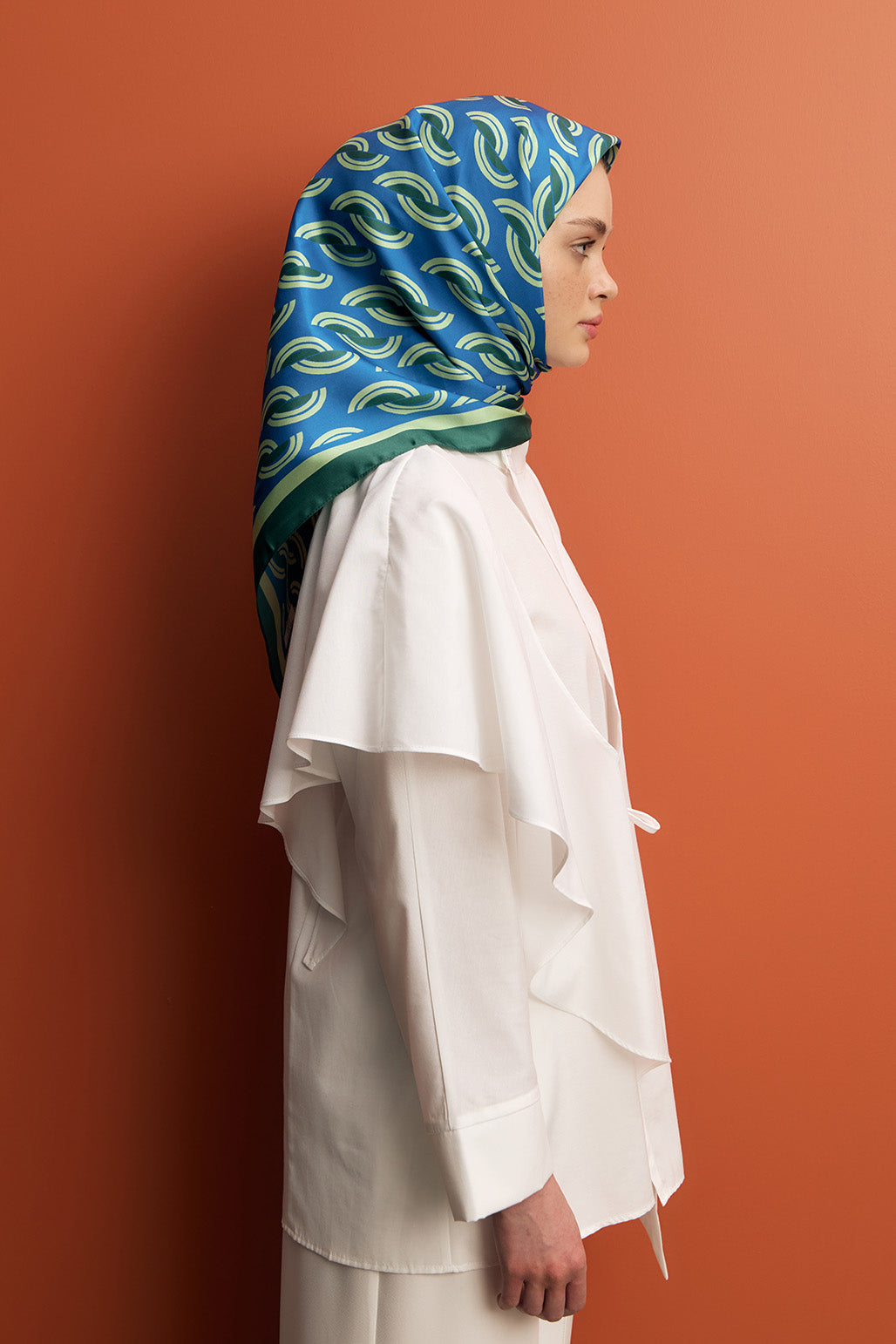 Zümrüt yeşili aura desenli twill ipek eşarp