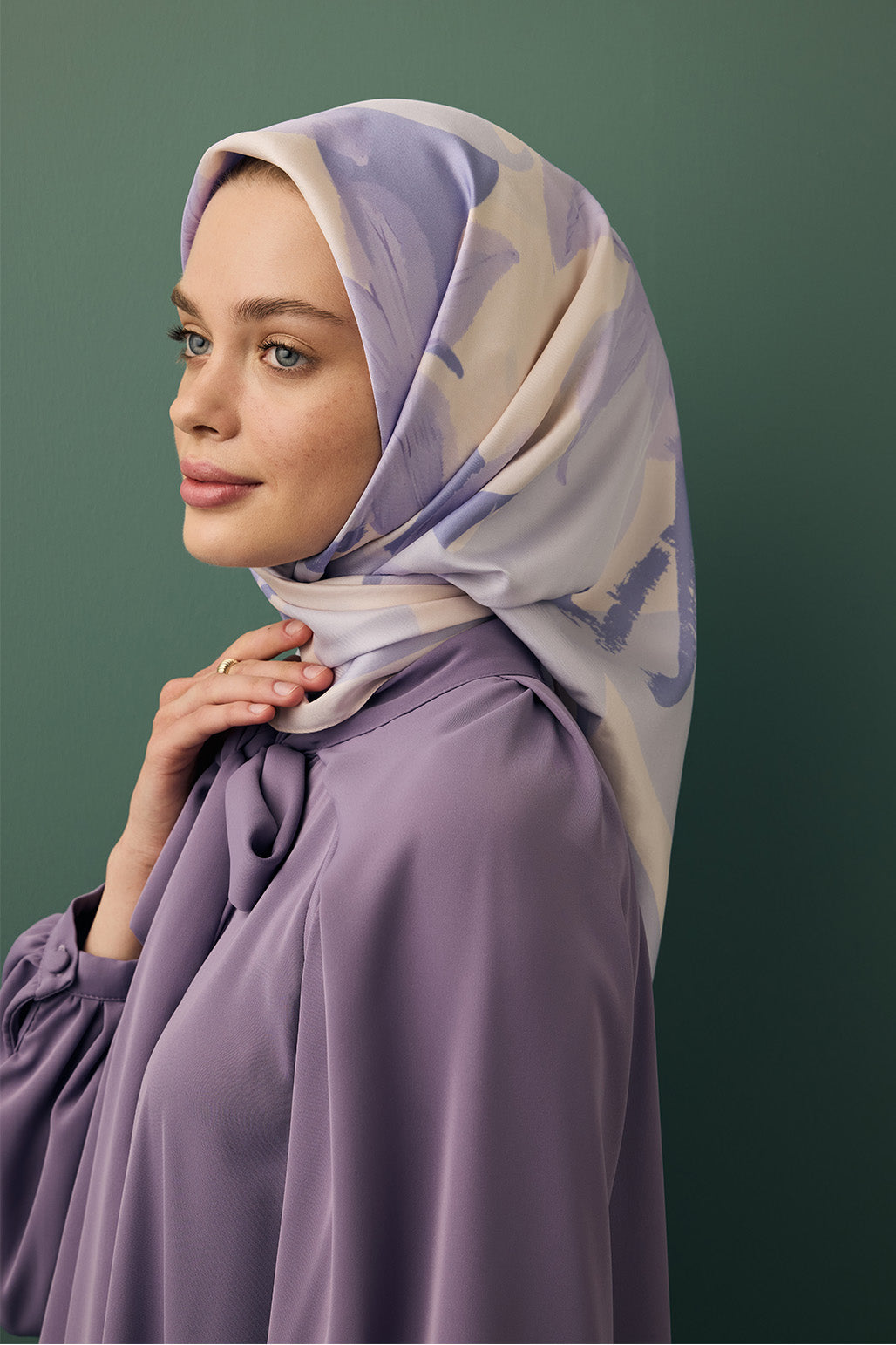 Menekşe Renk Twill İpek Eşarp