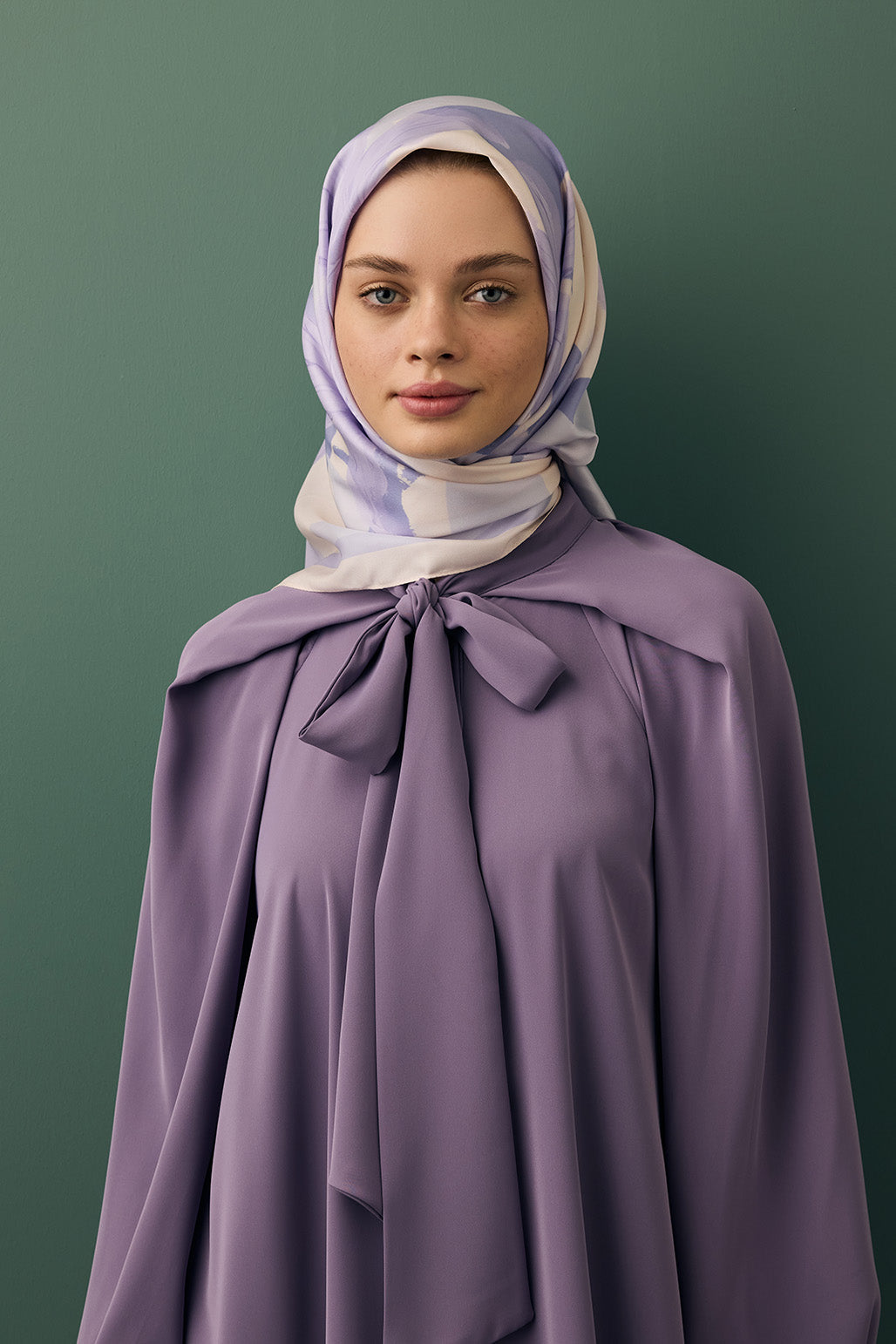 Desenli Menekşe Eşarp