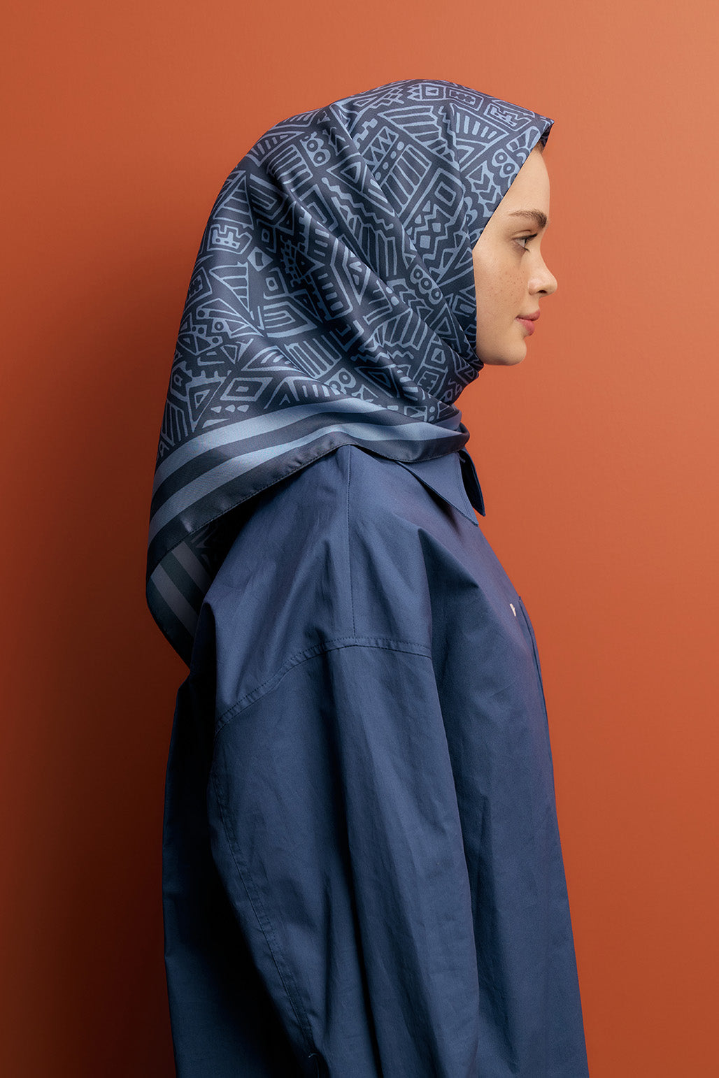 Twill İpek Eşarp İndigo Tina Modeli
