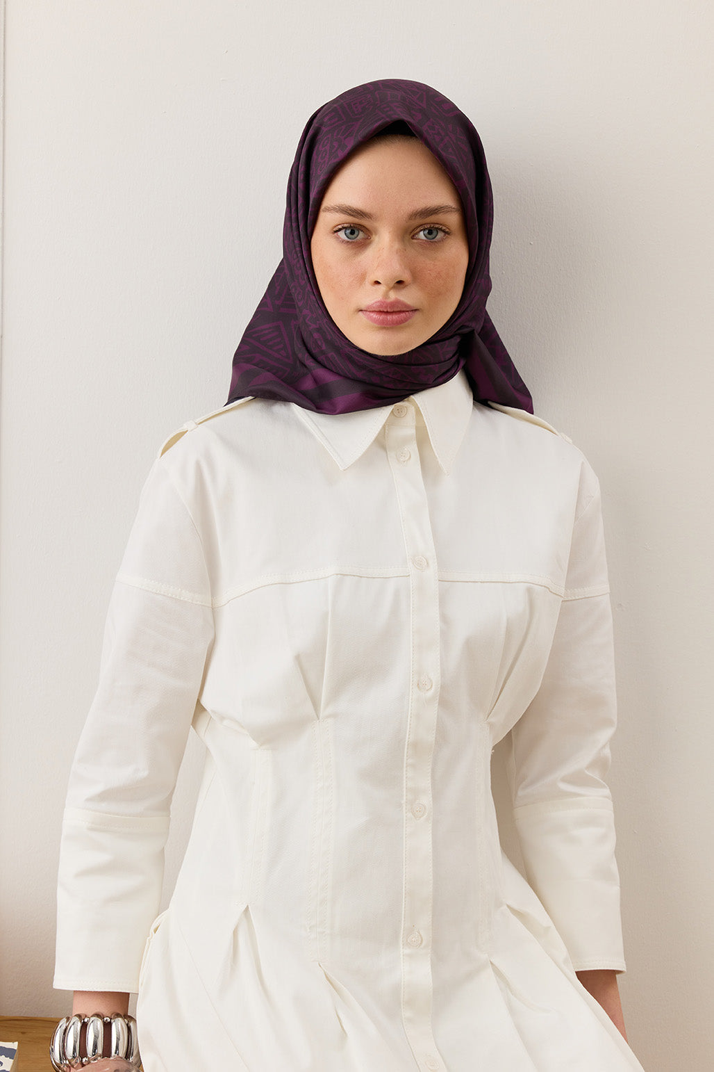 Şık mürdüm renginde twill ipek eşarp Tina modeli